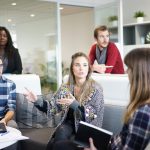 社会人で働きながら医学部合格を目指す人は学士編入と再受験どちらを目指すべきか。